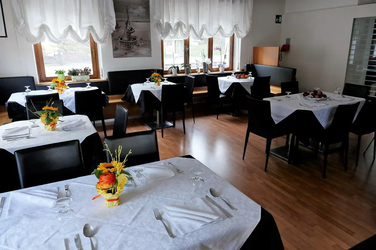 Albergo De March Farra d'Alpago Hotell